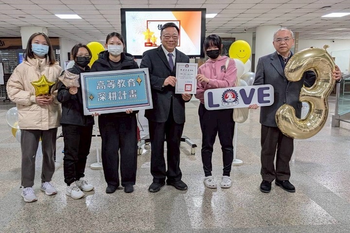 學生以跨域專題展現自主學習成果