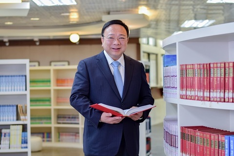 Upholding the philosophy of "education without discrimination, everyone has their use" and "learning from the many," President Victor Liu has long been dedicated to higher education governance and talent cultivation.Image