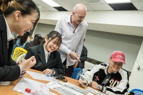 Photo: CHU promotes English as a Medium of Instruction (EMI), creating an internationalized learning environment and cultivating talent with global competitiveness.Image